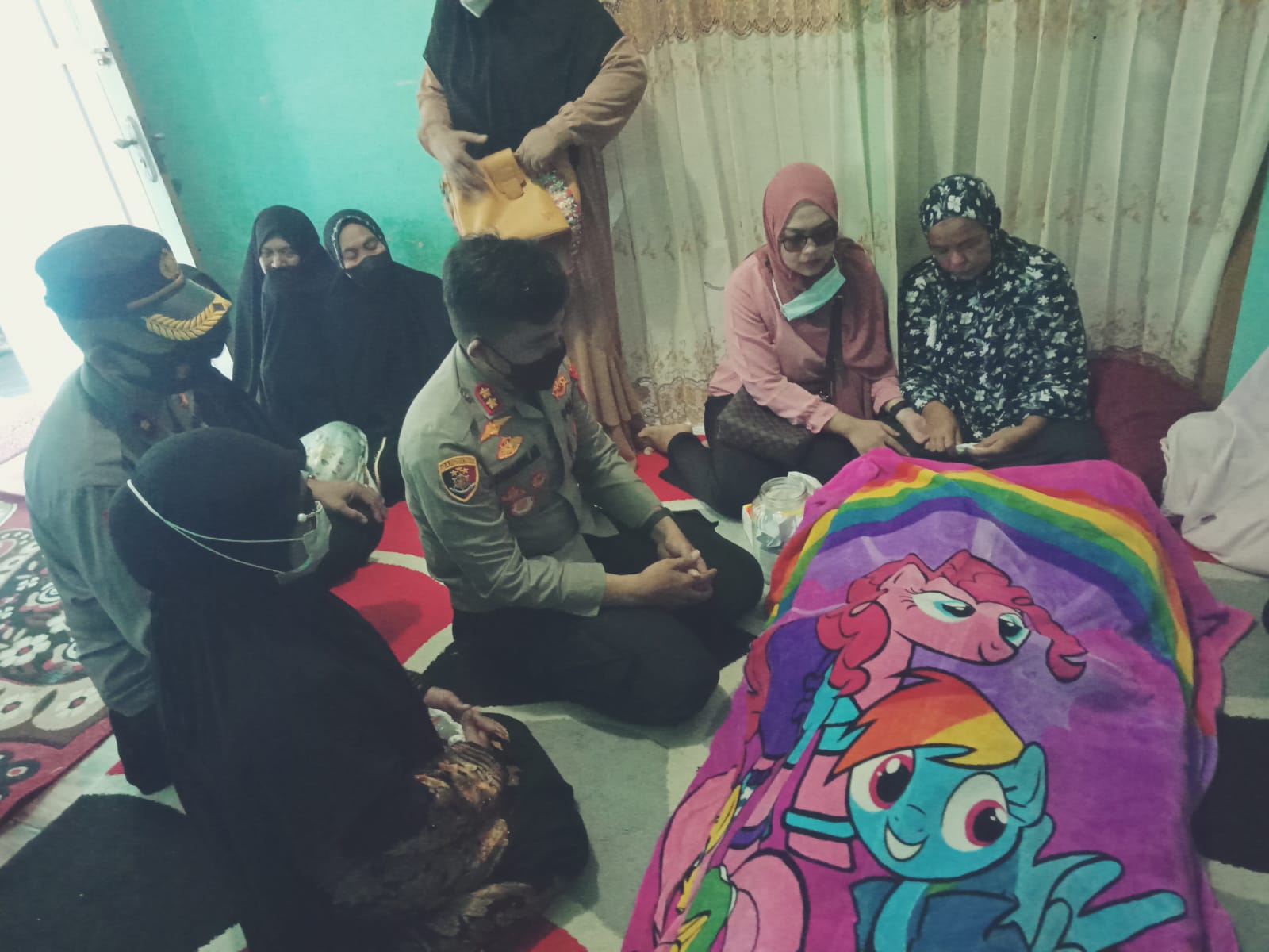 Wujud Bela Sungkawa, Kapolres AKBP Kadarislam Melayat Ke Rumah Duka