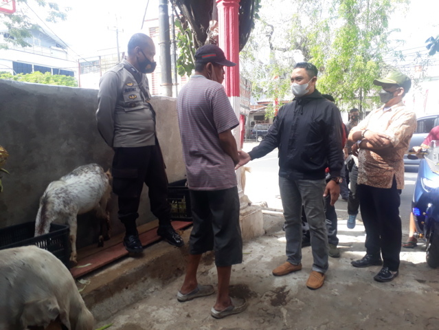 Aparat Kelurahan dan  Pedagang  Bersitegang