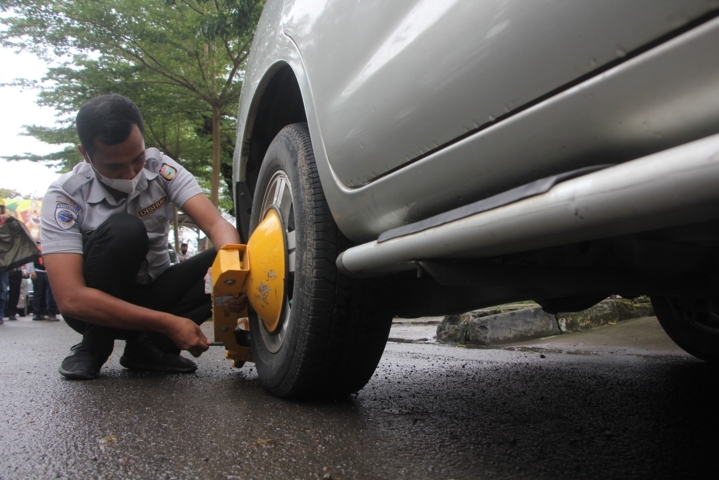 Perwali Parkir  Pinggir Jalan tak Maksimal