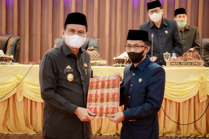 Dua Ranperda  Disahkan Jadi Perda
