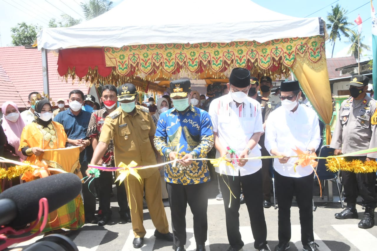 Gubernur Resmikan  Ruas Jalan Soppeng-Sidrap