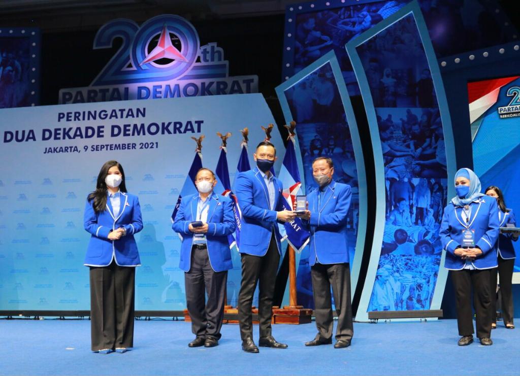 Ni’matullah Terharu, Reza Ali Terima Penghargaan Dari DPP