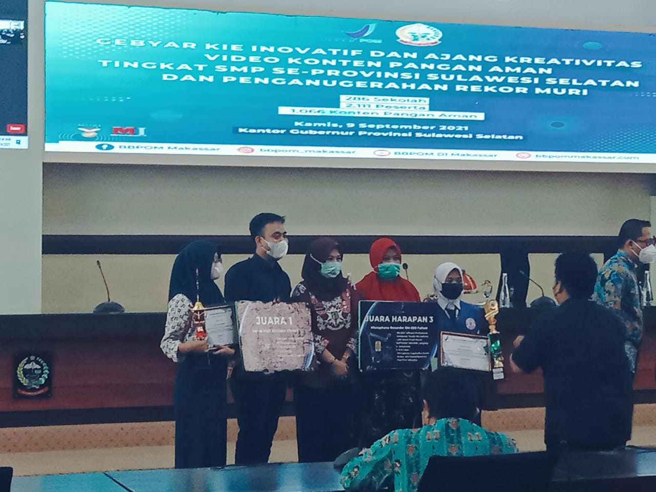 BBPOM dan MI  Serahkan Hadiah Konten Pangan Aman