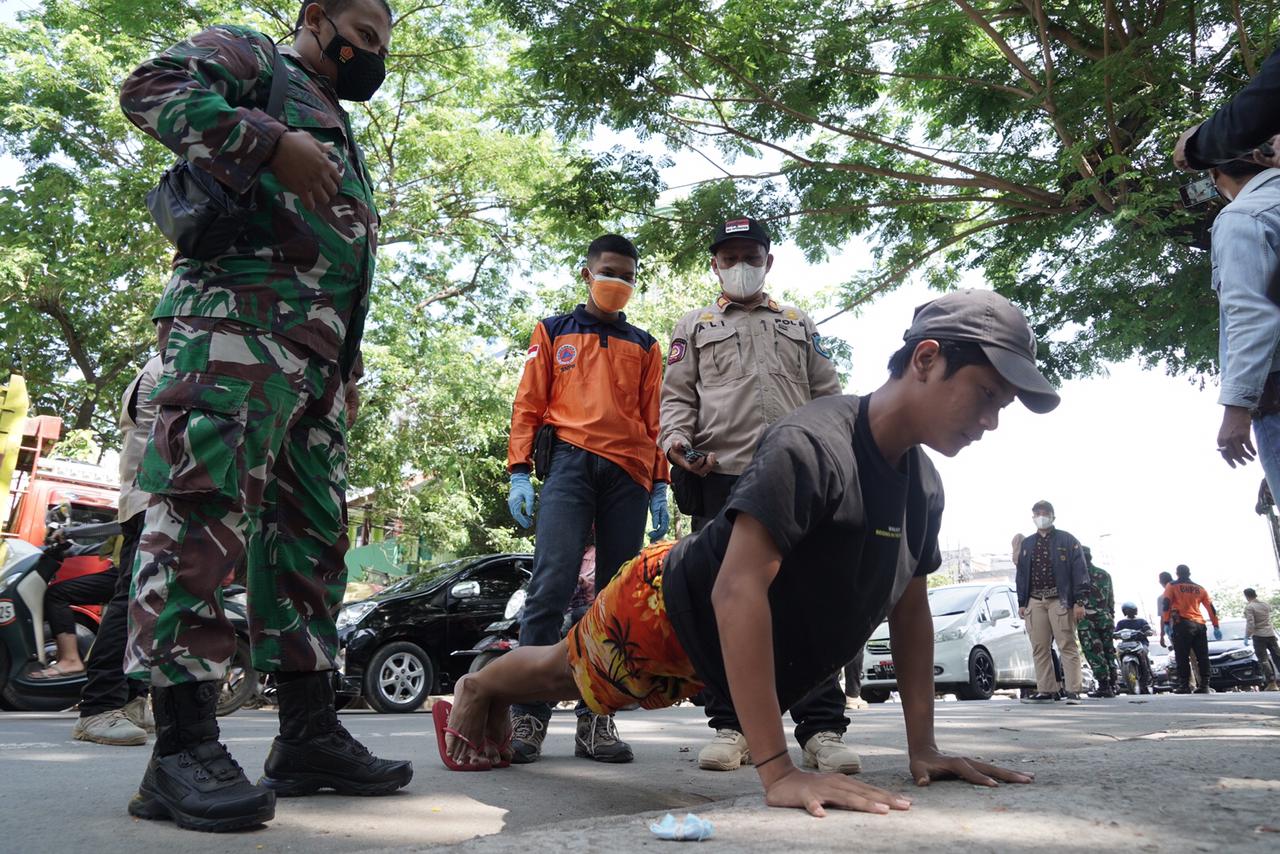 Lagi, 13 Warga Diswab PCR di Poros Pallangga