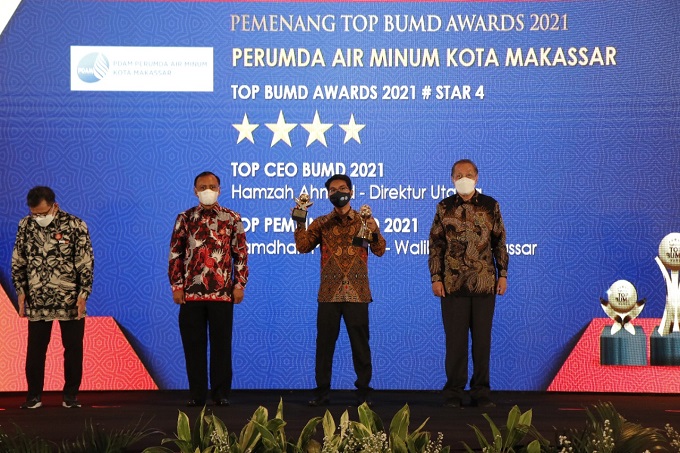 Dirut Perumda Air Minum  Hamzah Ahmad  Raih TOP CEO BUMD