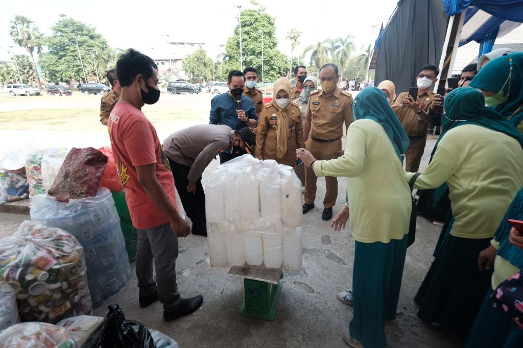 Enam Bank Sampah di Gowa Dapat Reward