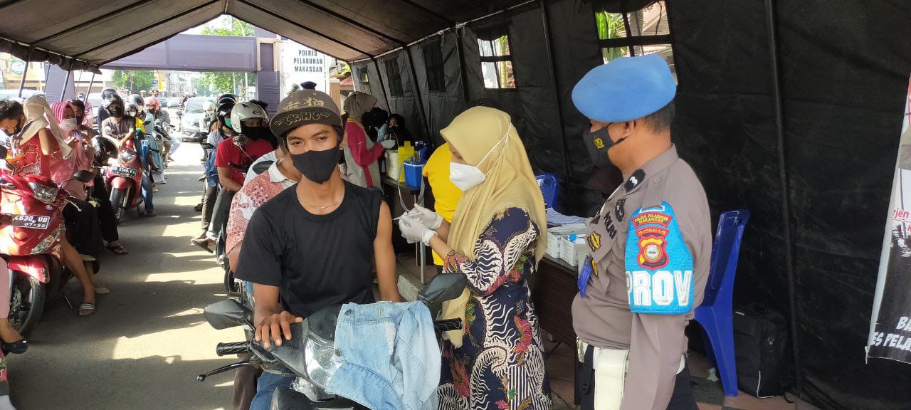 Polres Pelabuhan Makassar lakukan Pengamanan dan Pengawasan Vaksinasi