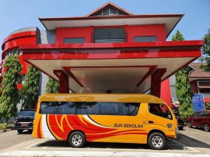 Mobil bus bantuan Kemenhub untuk FH Unhas.