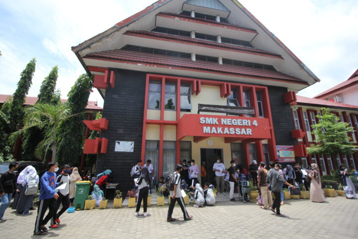 Tempat Ibadah tak Dibatasi,  Bioskop Diisi 50 Persen