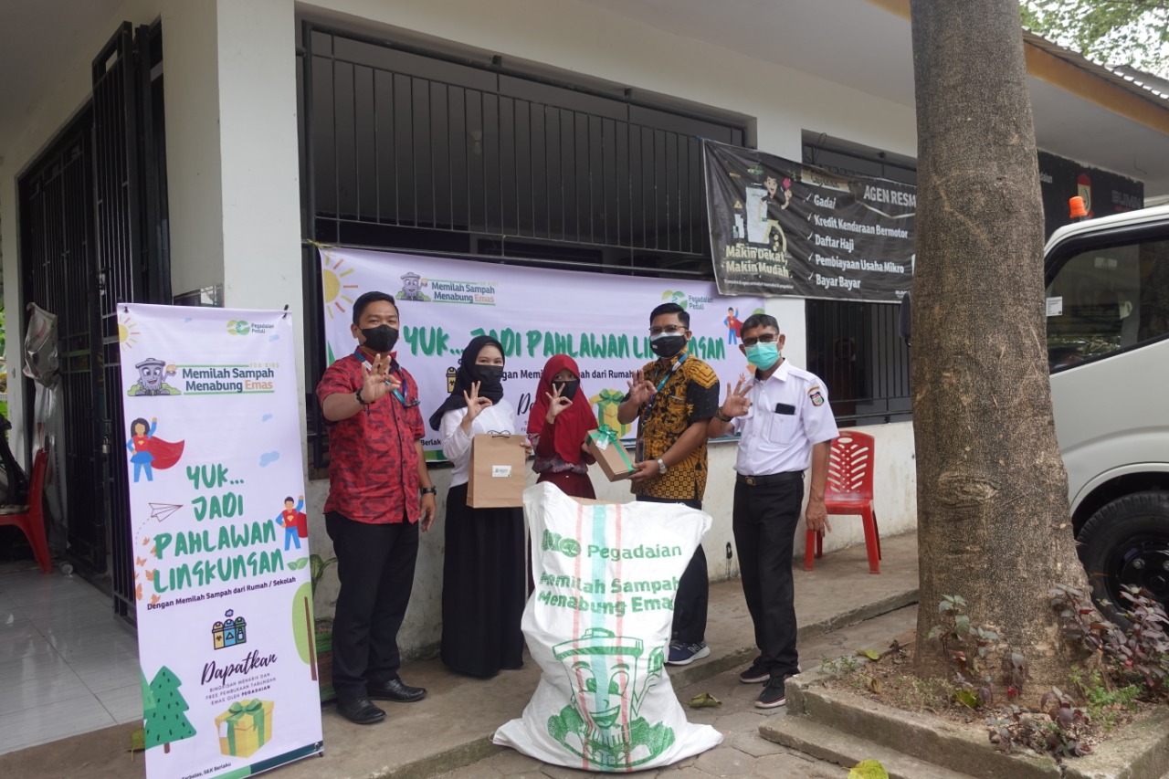 Pegadaian Ajak Anak-anak Memilah Sampah Menabung Emas