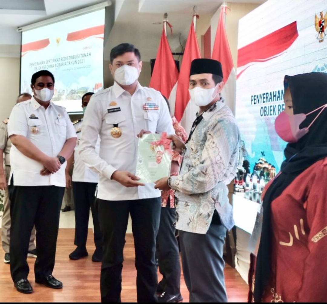 Adnan Terima 1.500 Sertifikat Tanah RTORA