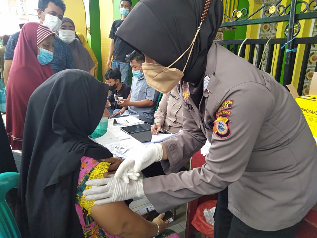 Kapolres Pelabuhan Makassar Buka Gerai Vaksin Sistem Door to Door