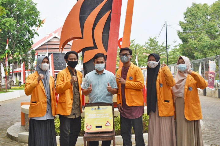 Mahasiswa UNM Ciptakan Robot Pembersih Masjid Berbasis Internet of Things