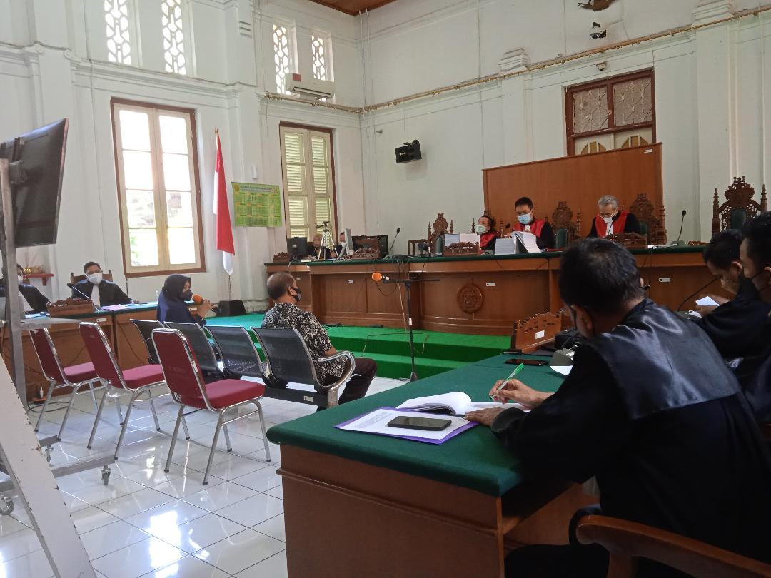 Hakim Marah, Sopir NA  Beri Keterangan Bohong