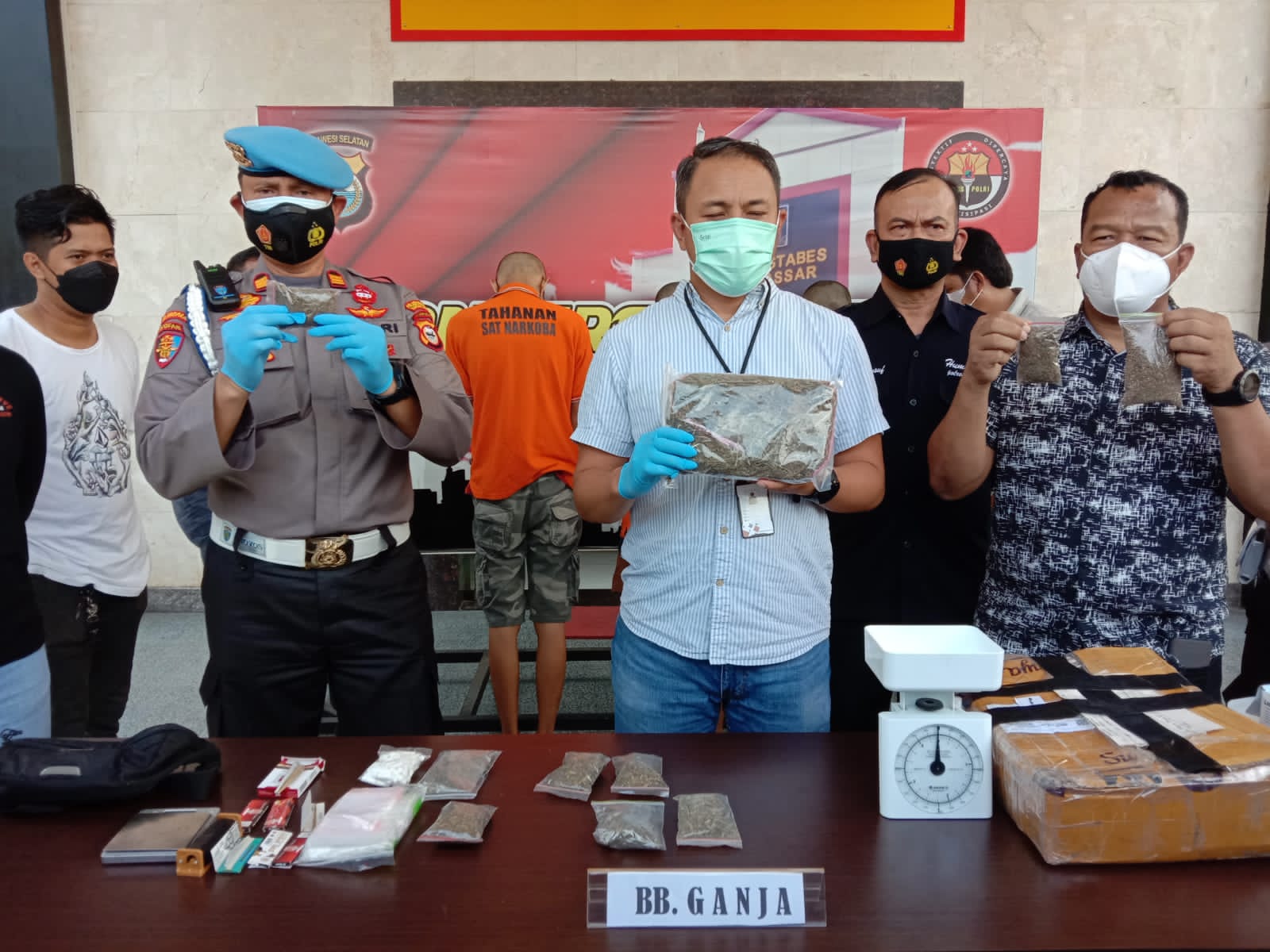 Dua Oknum Mahasiswa Edarkan Ganja 1 Kg