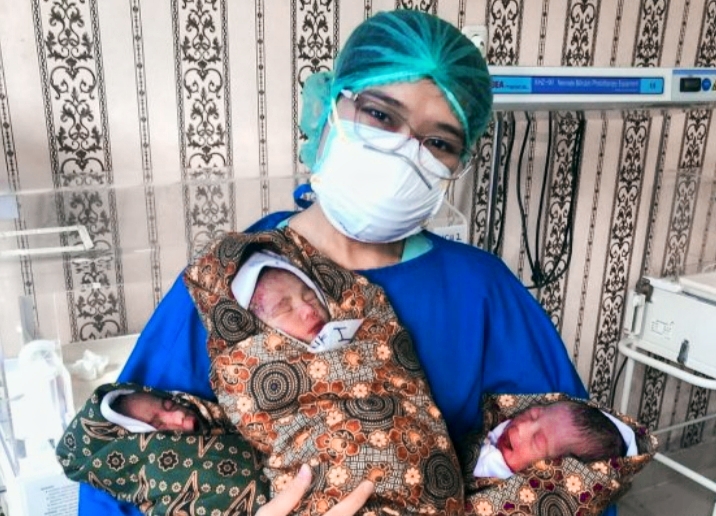 RS Sinar Kasih Sukses Operasi Bayi Kembar Tiga