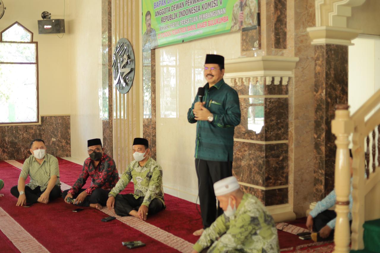 HM Aras Tinjau Sanitasi Pontren di Bulukumba