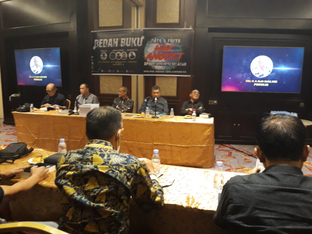 Mantan Anggota DPRD Bertemu pada Bedah Buku Hak Angket