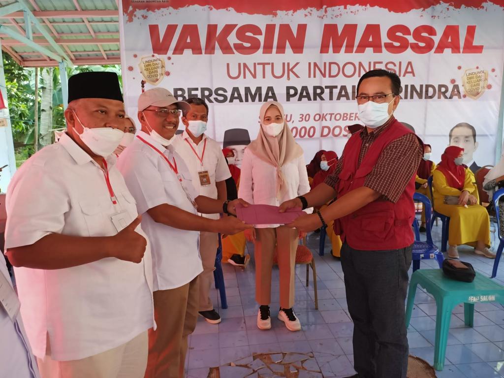 Gerindra Pangkep Laksanakan Vaksinasi, Warga Berbondong-bondong Datang