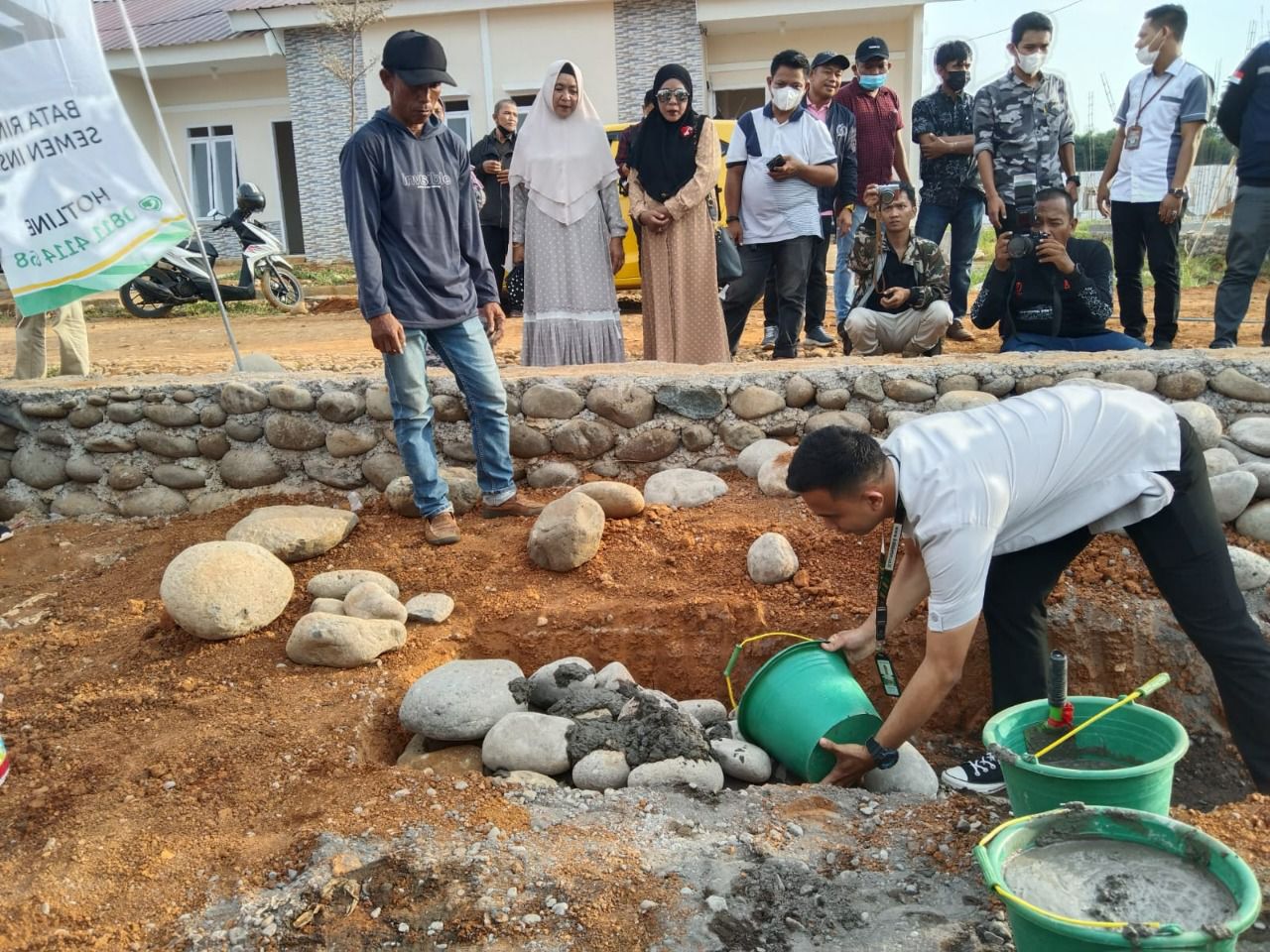 Produk Kalla Beton Jadi Bahan Bangunan Masjid Husein