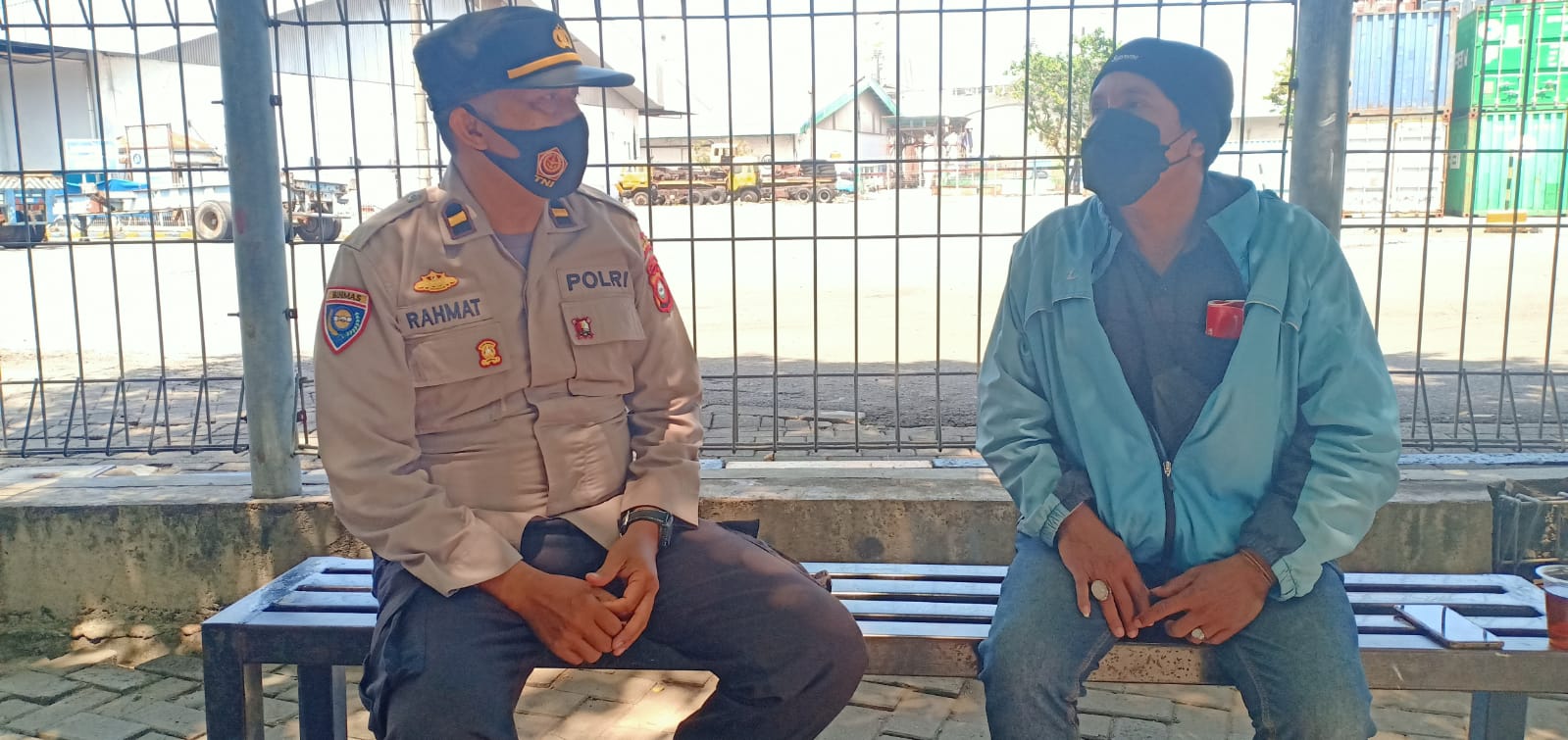 Door to door, Unit Binmas Polsek Soeta Edukasi dan berikan Imbau Prokes
