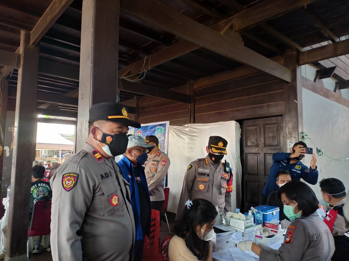 Berikan Rasa Aman, Kapolsek Paotere Turun Langsung Pengamanan Vaksinasi