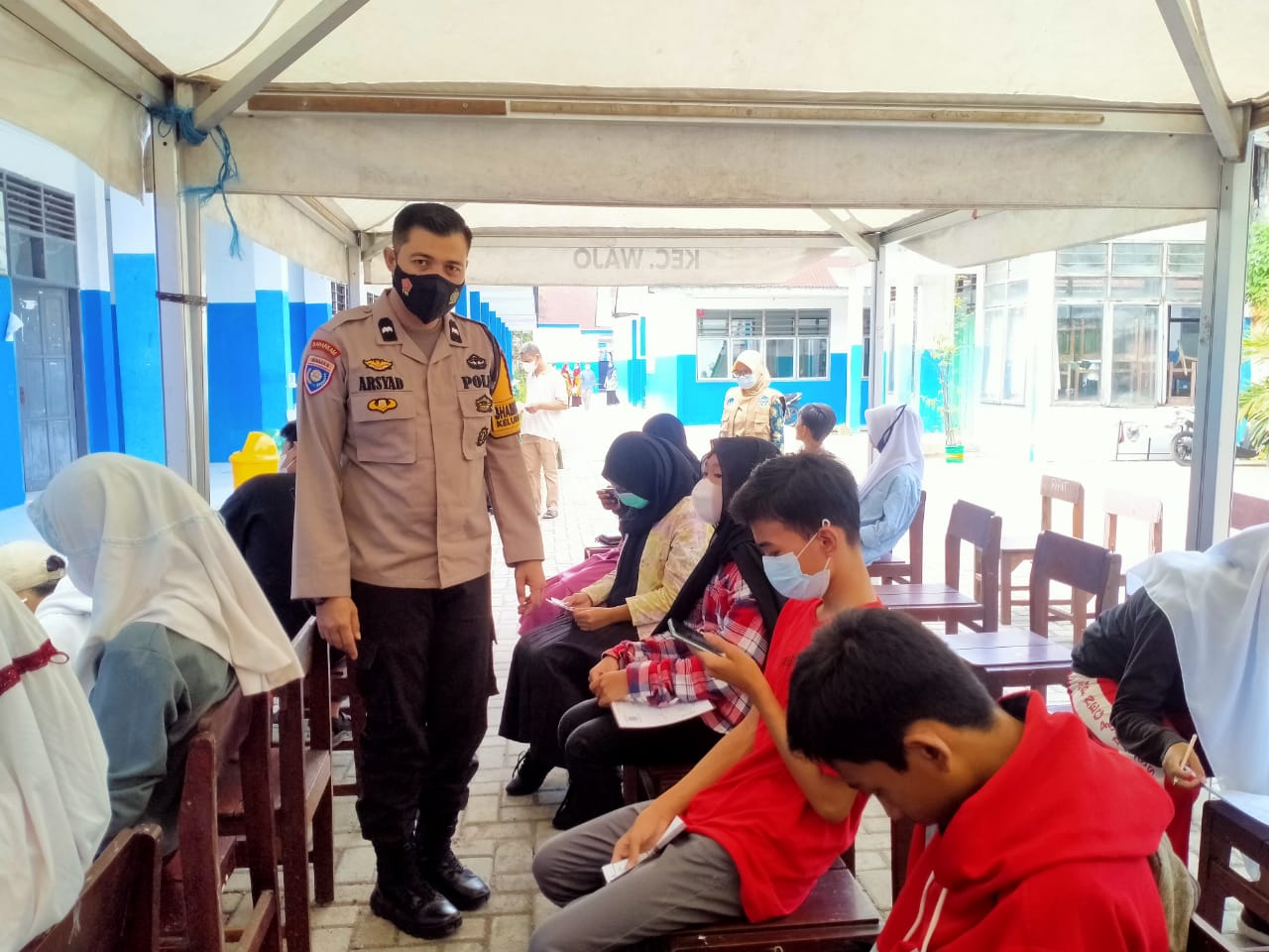 Bhabinkamtibmas Ende Berikan Imbauan Prokes