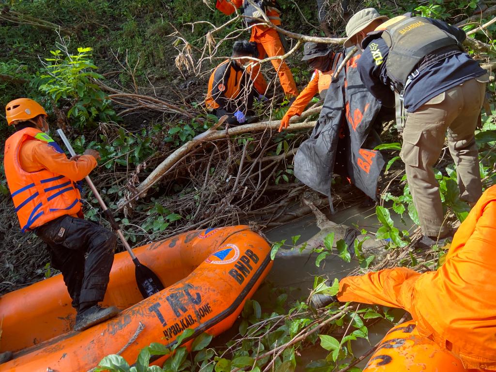 Lima Hari Hilang, Nenek di Bone Tewas di Sungai