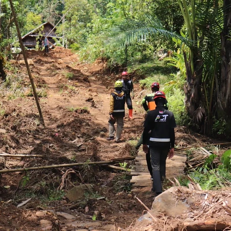 Sudah Lima Hari Listrik di Desa Sangtandung Padam Akibat Longsor