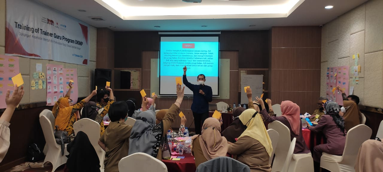150 Guru SD di Makassar Siap Menjadi Fasilitator Program Dukungan Kesehatan Mental dan Psikososial