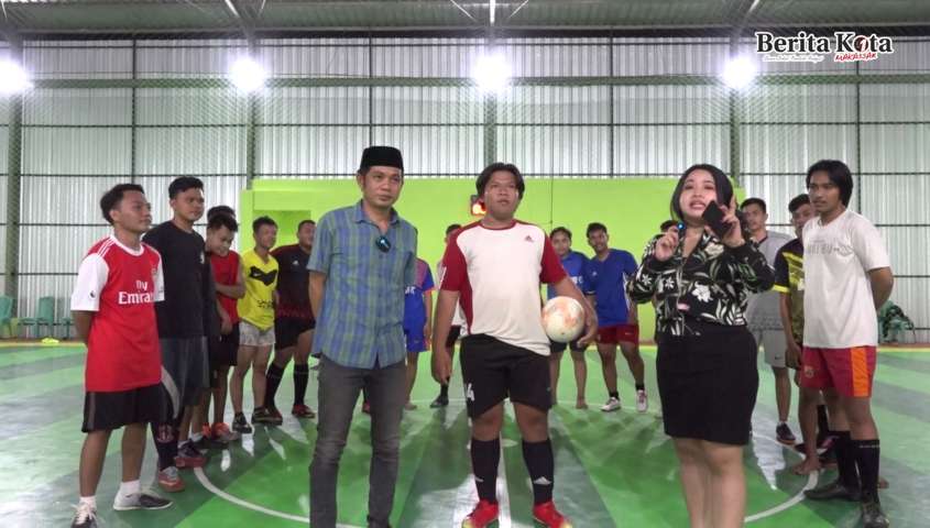 Bangun Lapangan Futsal  untuk Bantu Petani dan Nelayan