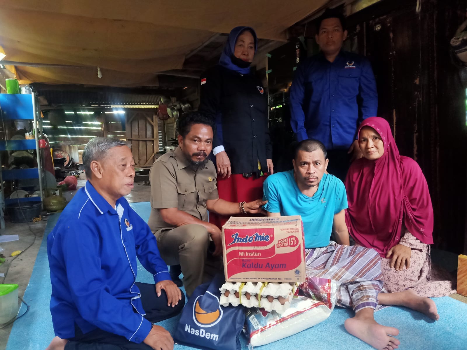 Nasdem Bantu Warga Bulukumba Yang Lumpuh