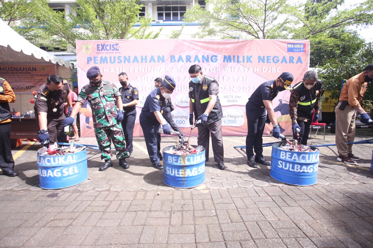 Bea Cukai Musnahkan 5.003.900 Juta Batang Rokok