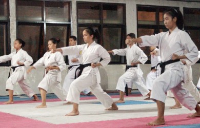 Jawara Karate Unjuk  Bakat di Ajang Model