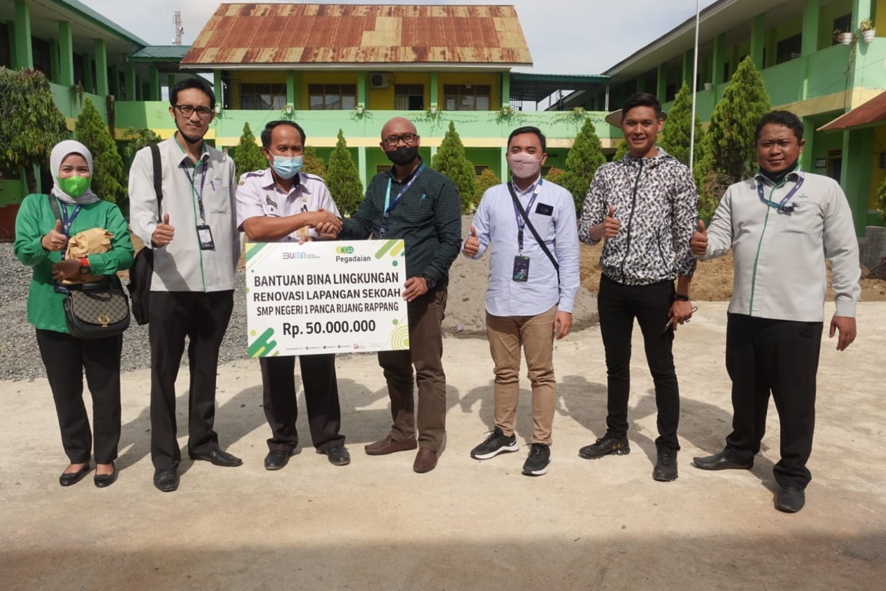 Pegadaian Kanwil VI Makassar Salurkan Bantuan Bina Lingkungan