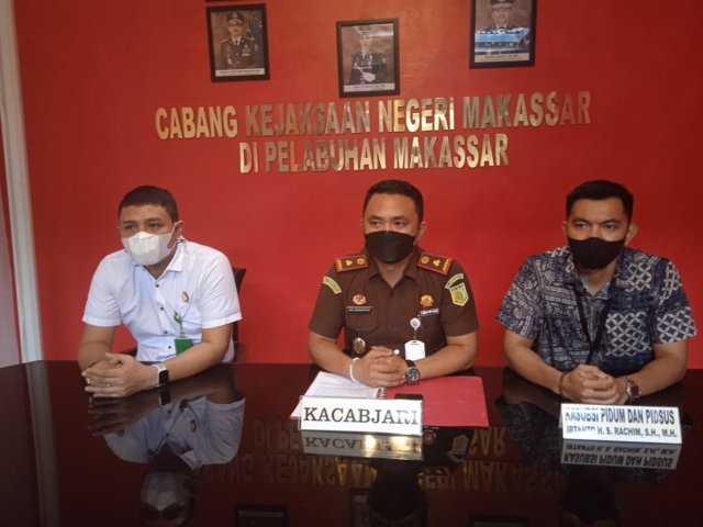 Cabjari Makassar Tahan Tersangka Proyek ‘Program Kotaku’