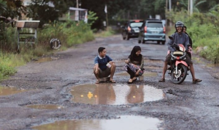 20 Tahun Jalan Rusak di Galsel tidak Diperbaiki