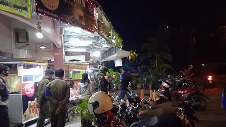 patroli untuk mengecek kelengkapan protokol kesehatan bagi pelaku usaha