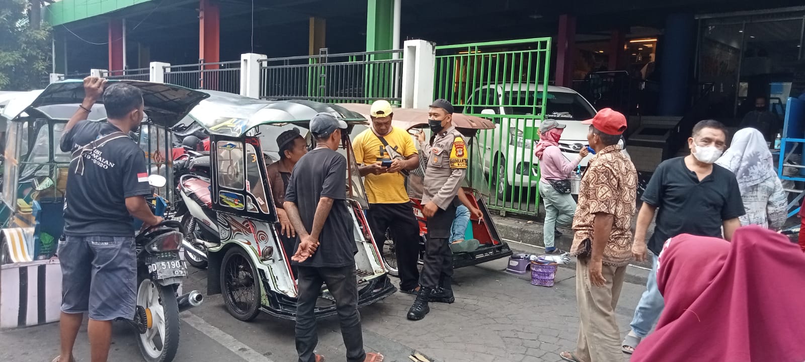 Bhabinkamtibas Ajak Ciptakan Harkamtibmas dan Patuhi Prokes