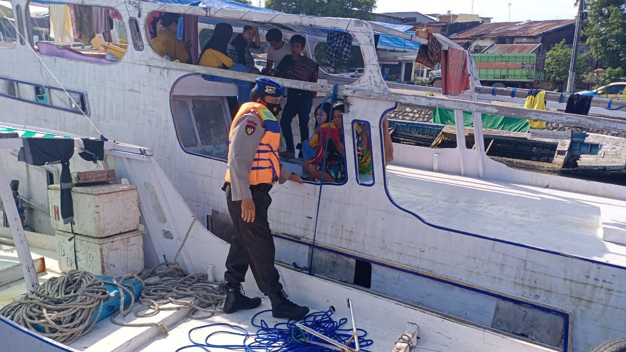 Satpolair Polres Pelabuhan Makassar Lakukan Patroli dan Sambang