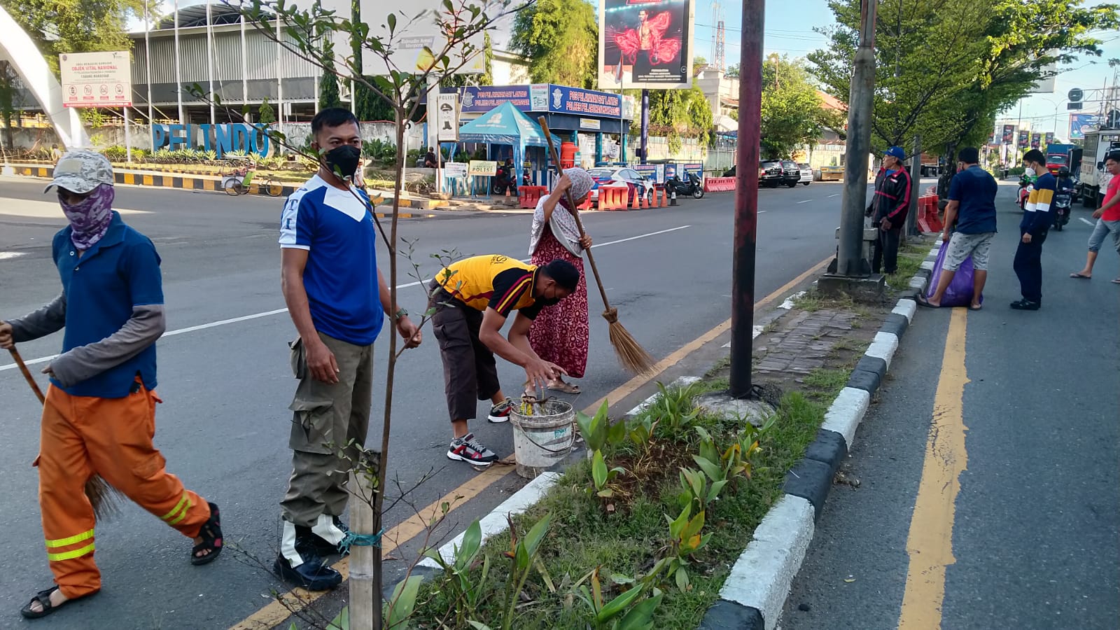 Bhabinkamtibmas Butung lakukan Kerja Bakti bersama Masyarakat