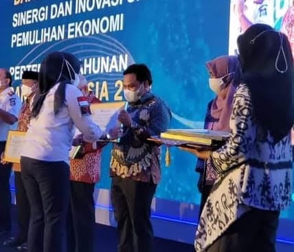 Wabup Terima Penghargaan BI