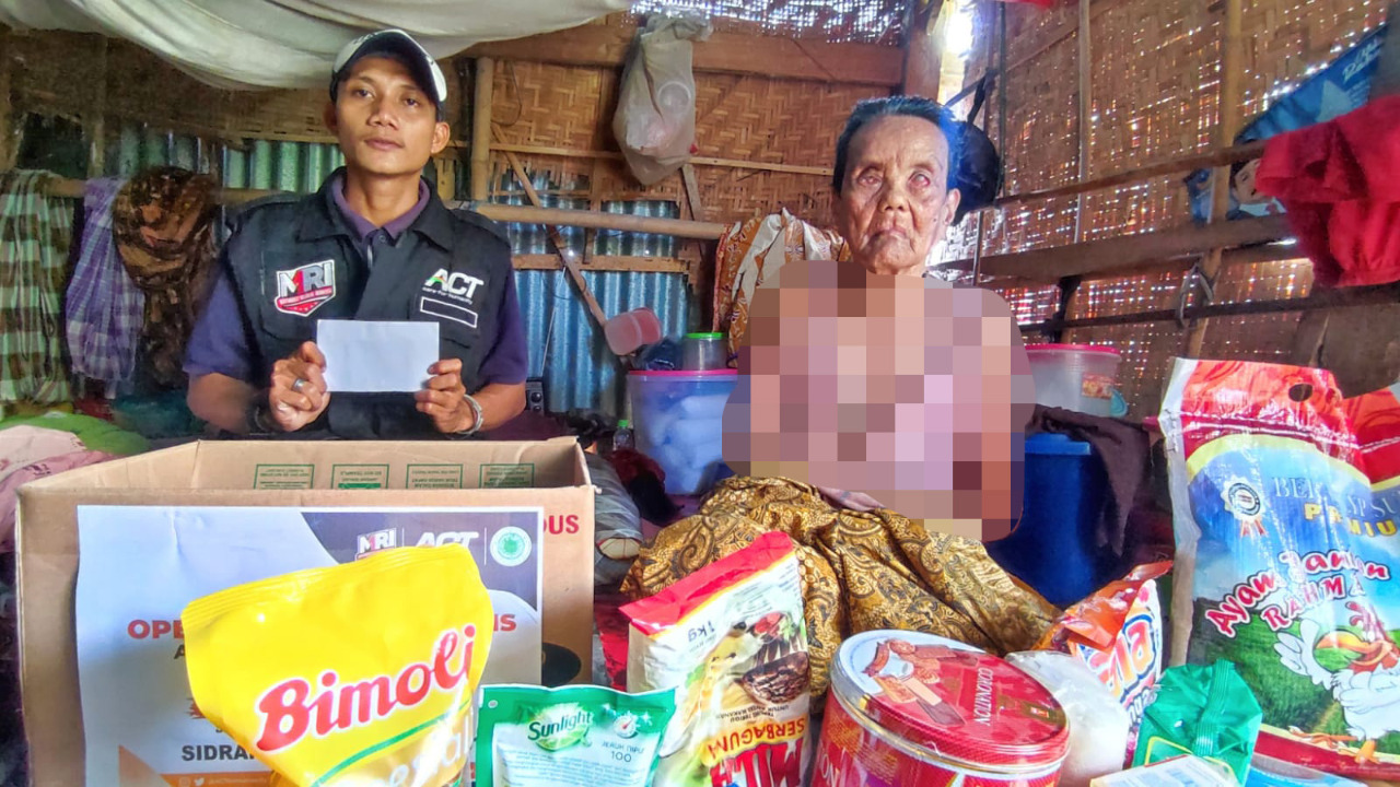 ACT MRI Sidrap Bantu Nenek Lansia Tunanetra Sebatang Kara