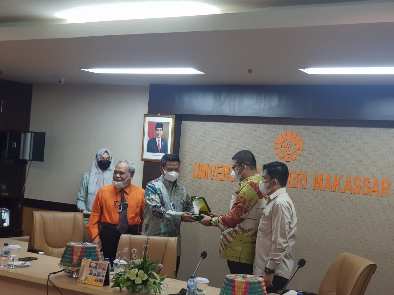 Bidang Akademik Unkhair Ternate Kunjungi UNM Terkait Program MBKM