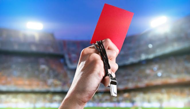 Aniaya Wasit  Enam Pemain Terancam Seumur Hidup