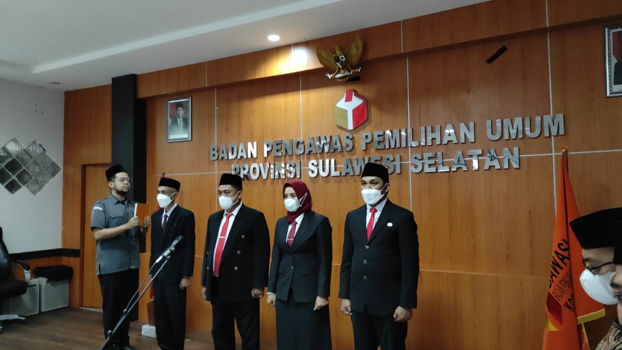 Sekjen Bawaslu Lantik Pejabat di Sulsel