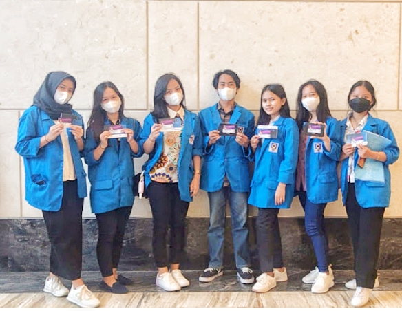 ESR Serahkan Beasiswa KIP Dan UKT Kepada Mahasiswa