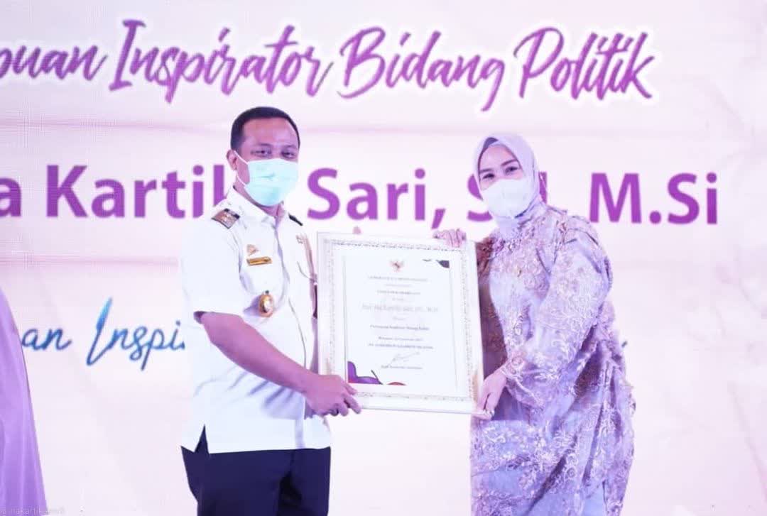 Andi Ina Kartika Raih Penghargaan Dari Pemerintah