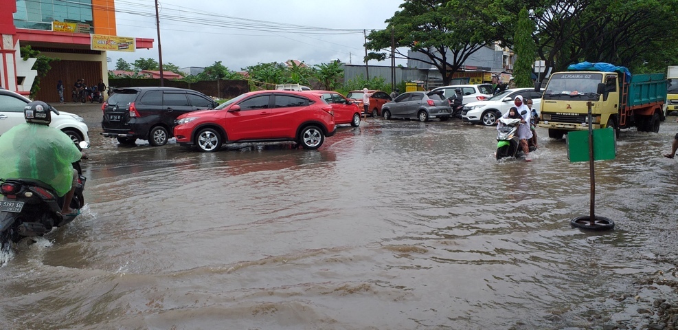 Jalan TUN Abdul Razak menjadi langganan banjir setiap tahunnya