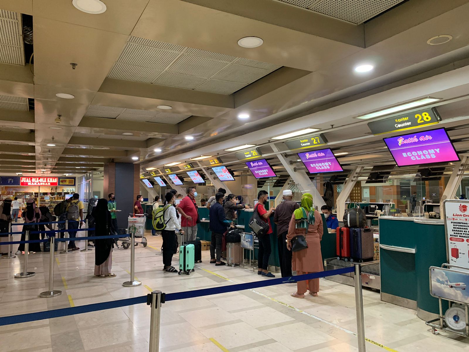 Jelang Akhir Tahun, Penumpang Bandara Sultan Hasanuddin Meningkat